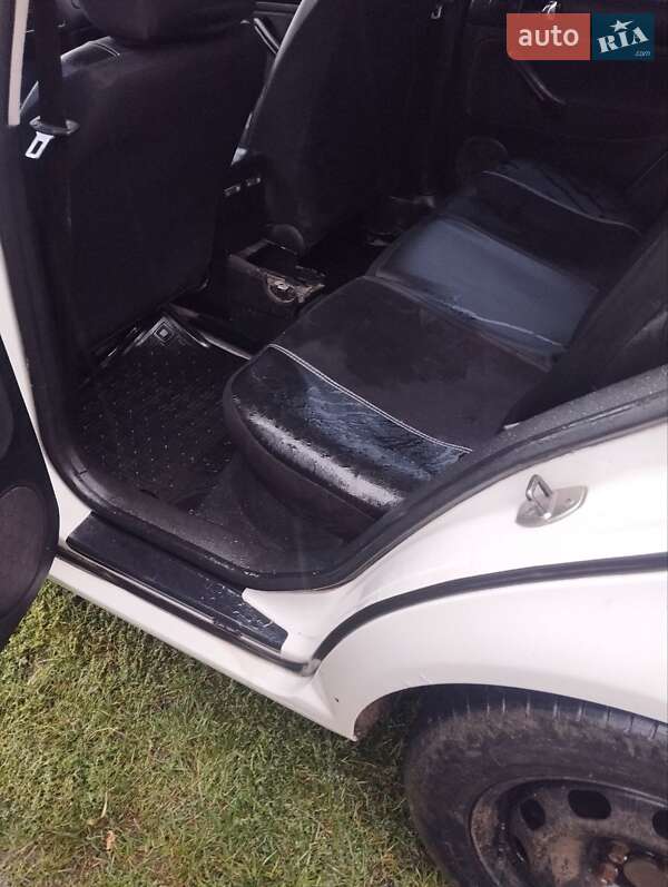 Універсал Volkswagen Golf 2005 в Новій Ушиці