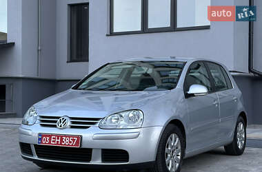 Хетчбек Volkswagen Golf 2005 в Дубні