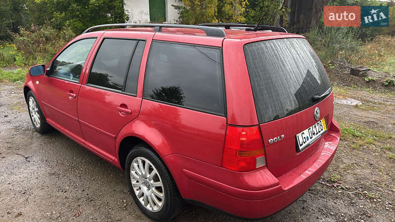 Универсал Volkswagen Golf 2002 в Брошневе-Осаде