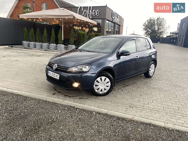 Хэтчбек Volkswagen Golf 2010 в Луцке