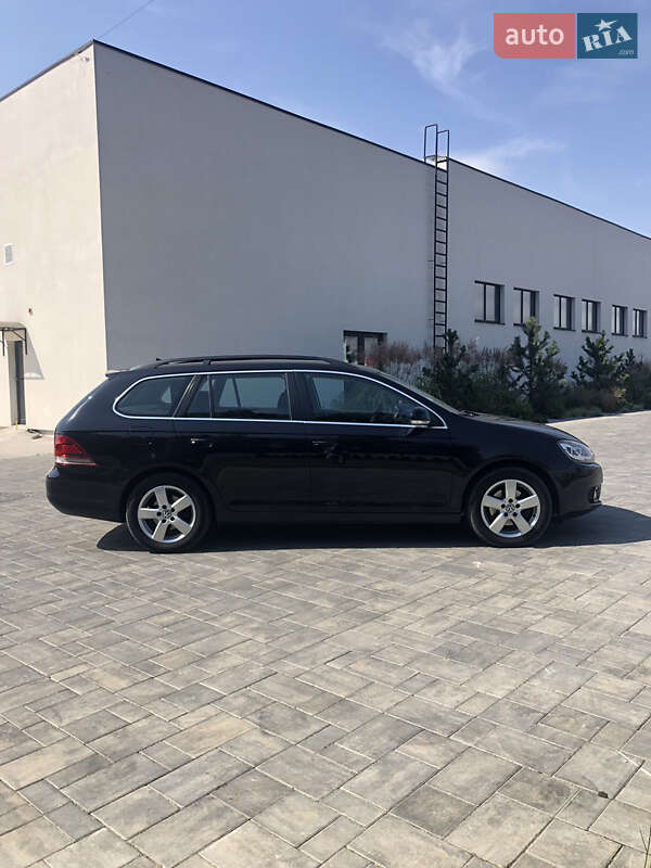 Универсал Volkswagen Golf 2010 в Луцке