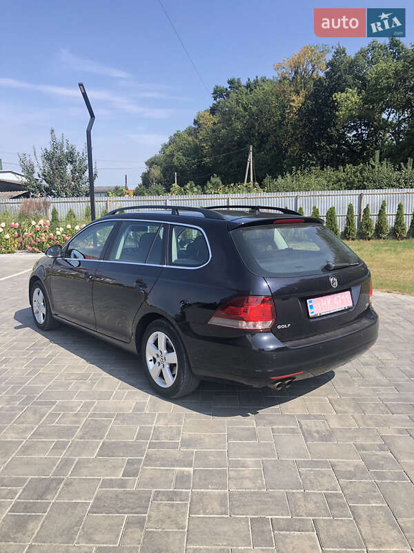 Универсал Volkswagen Golf 2010 в Луцке