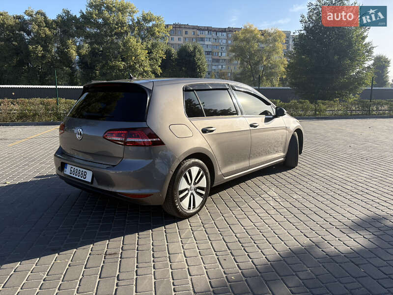 Хэтчбек Volkswagen Golf 2015 в Каменском