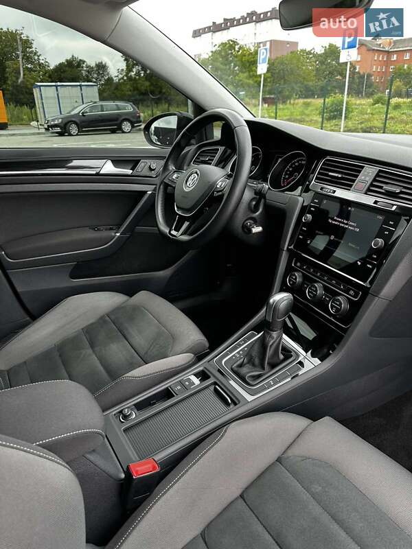 Універсал Volkswagen Golf 2019 в Стрию