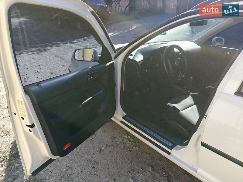Универсал Volkswagen Golf 2004 в Умани фото 8 Универсал Volkswagen Golf 2004 в Умани