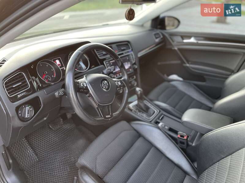 Універсал Volkswagen Golf 2014 в Хмельницькому