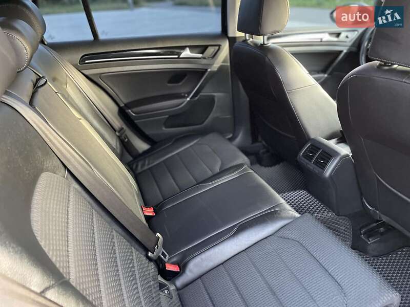 Універсал Volkswagen Golf 2014 в Хмельницькому