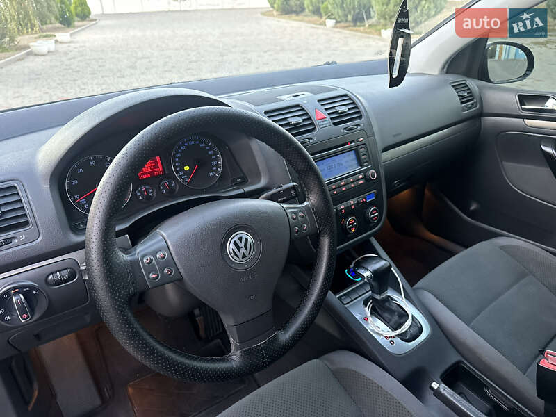 Хэтчбек Volkswagen Golf 2004 в Одессе фото 18 Хэтчбек Volkswagen Golf 2004 в Одессе