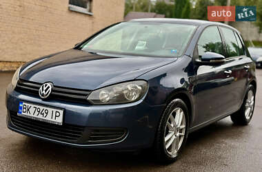 Хэтчбек Volkswagen Golf 2009 в Ровно
