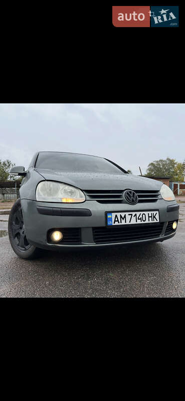 Volkswagen Golf 2004