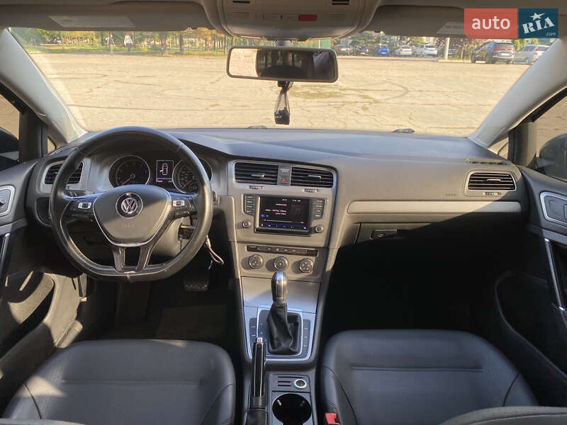 Хетчбек Volkswagen Golf 2014 в Запоріжжі