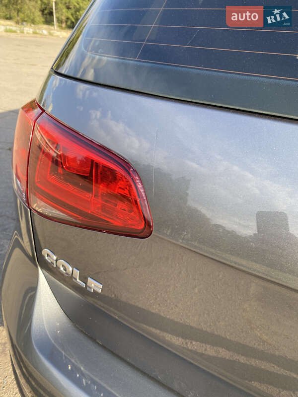 Хетчбек Volkswagen Golf 2014 в Запоріжжі