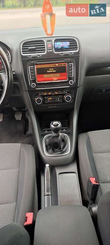 Универсал Volkswagen Golf 2010 в Надворной