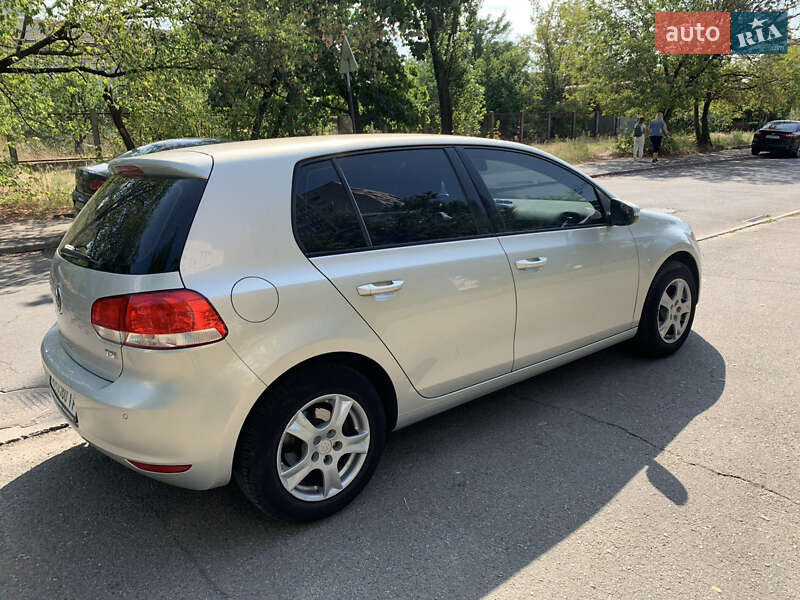 Хэтчбек Volkswagen Golf 2012 в Киеве
