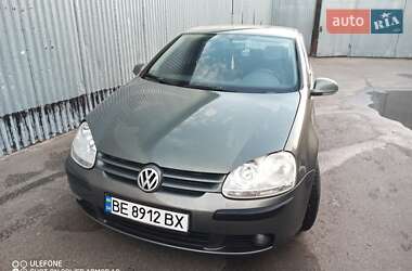 Хэтчбек Volkswagen Golf 2005 в Киеве