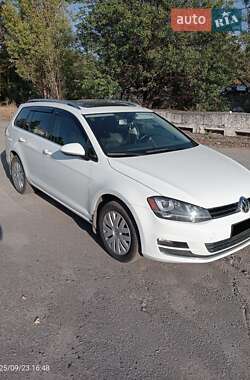 Универсал Volkswagen Golf 2015 в Днепре