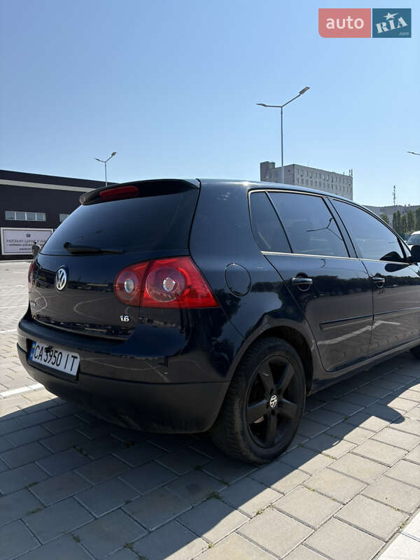 Хэтчбек Volkswagen Golf 2005 в Черкассах