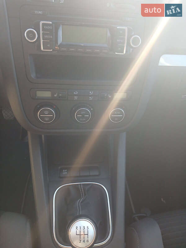 Хетчбек Volkswagen Golf 2009 в Луцьку