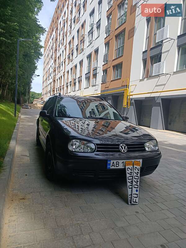 Універсал Volkswagen Golf 2002 в Вінниці