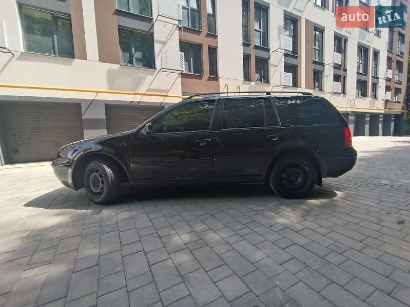 Універсал Volkswagen Golf 2002 в Вінниці