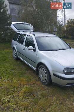Універсал Volkswagen Golf 2000 в Городку