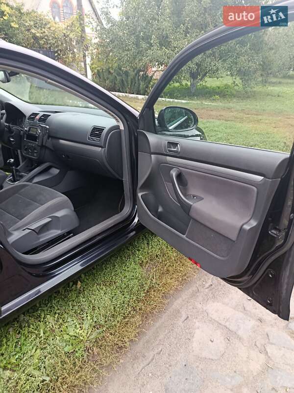 Універсал Volkswagen Golf 2009 в Конотопі