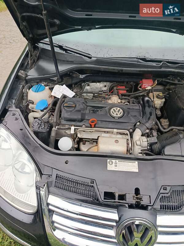 Універсал Volkswagen Golf 2009 в Конотопі