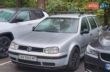 Универсал Volkswagen Golf 2002 в Киеве