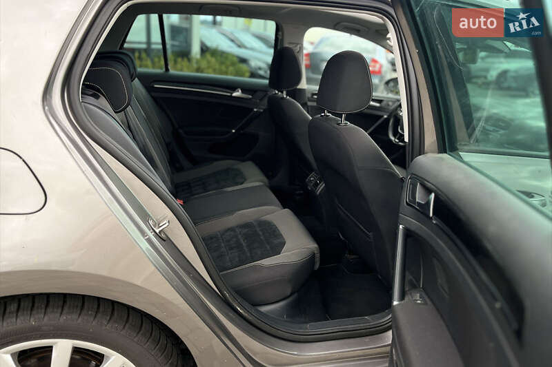 Хетчбек Volkswagen Golf 2014 в Мукачевому