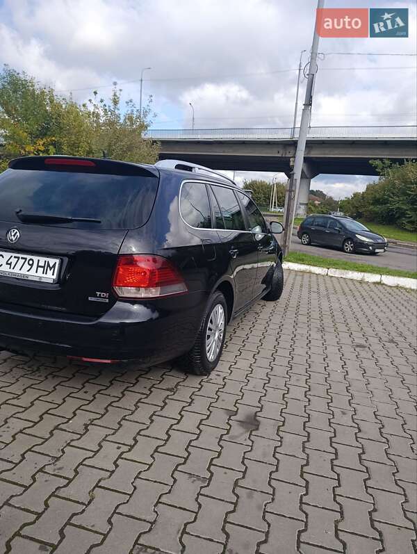 Универсал Volkswagen Golf 2012 в Киеве