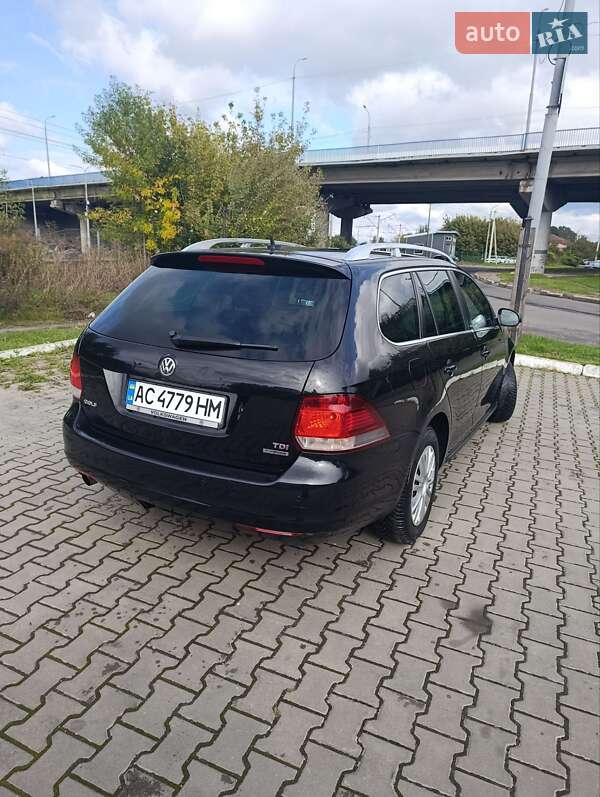 Универсал Volkswagen Golf 2012 в Киеве