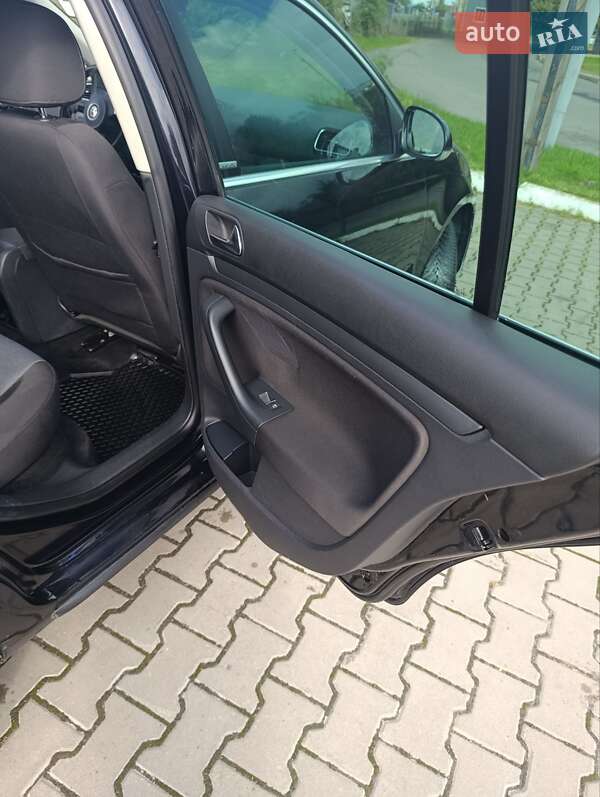 Универсал Volkswagen Golf 2012 в Киеве