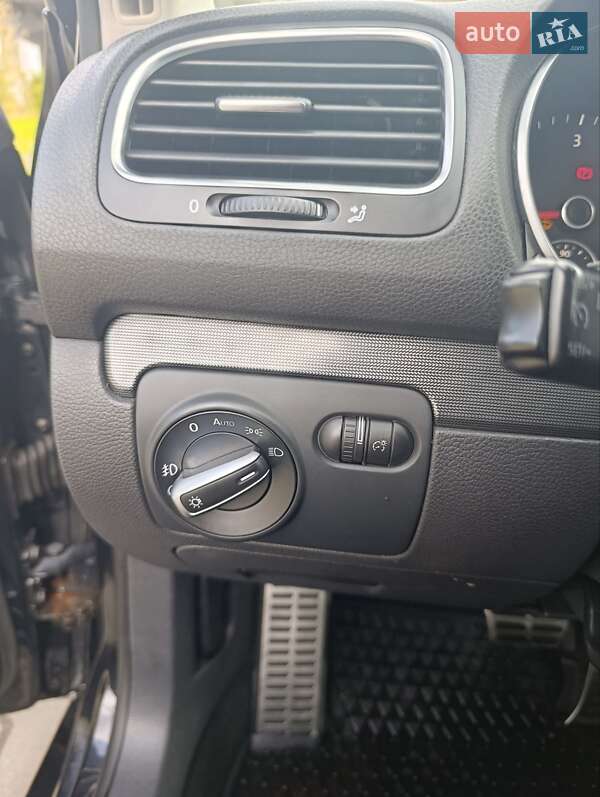 Универсал Volkswagen Golf 2012 в Киеве