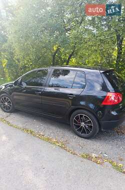 Хэтчбек Volkswagen Golf 2007 в Сваляве