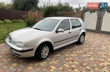 Хэтчбек Volkswagen Golf 2000 в Бобровице