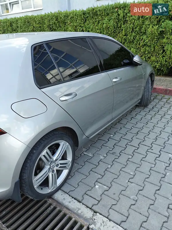 Volkswagen Golf 2016 VIN WVWZZZAUZHP017547 фото оголошення 4 з 45
