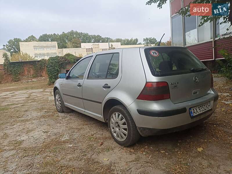 Хэтчбек Volkswagen Golf 2000 в Харькове