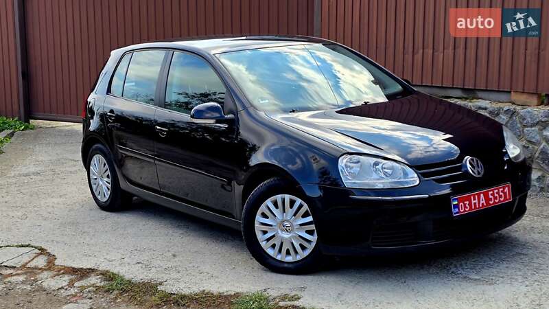 Хэтчбек Volkswagen Golf 2005 в Полтаве
