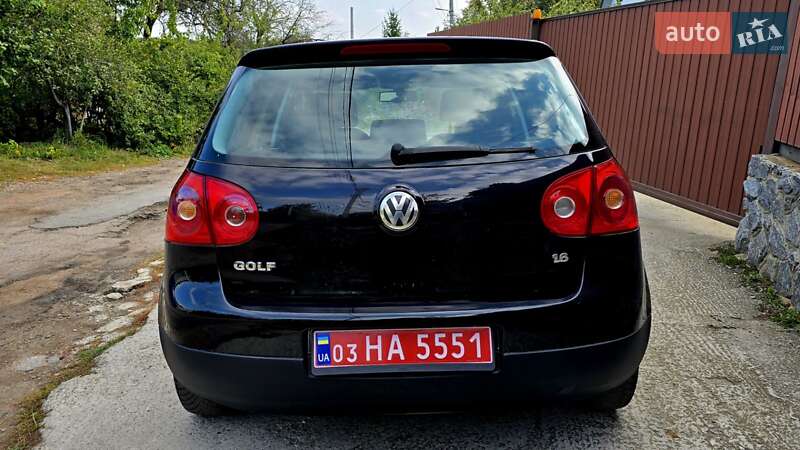 Хэтчбек Volkswagen Golf 2005 в Полтаве