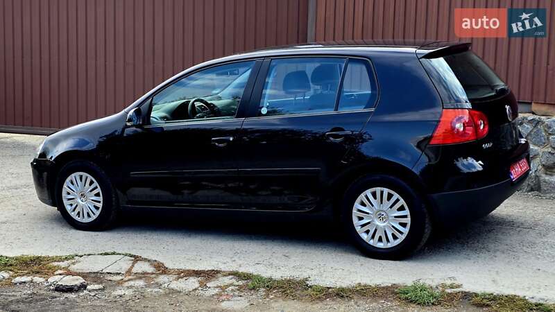Хэтчбек Volkswagen Golf 2005 в Полтаве
