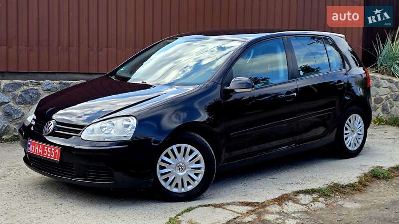 Хэтчбек Volkswagen Golf 2005 в Полтаве