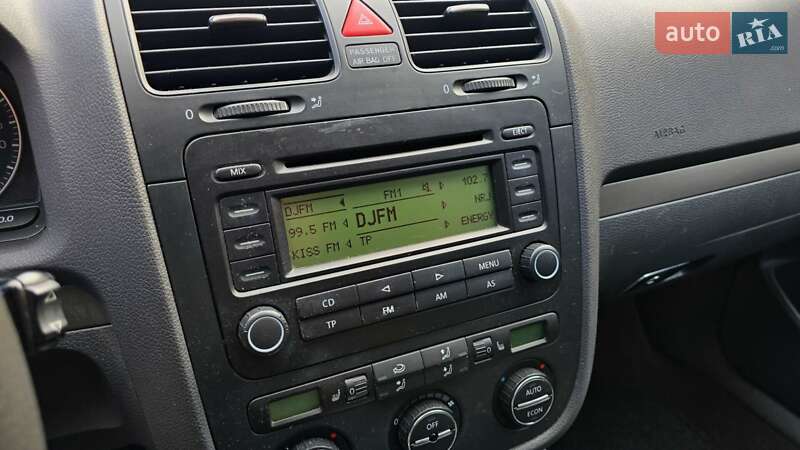 Хэтчбек Volkswagen Golf 2005 в Полтаве