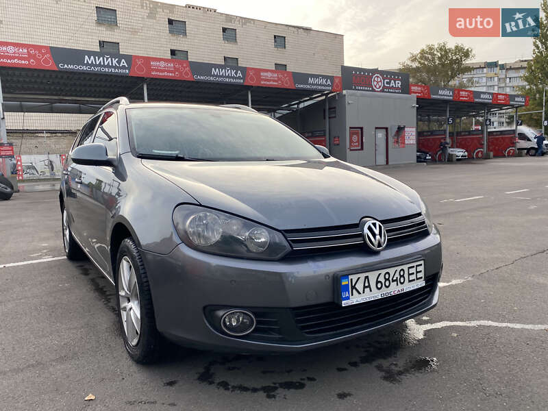 Універсал Volkswagen Golf 2010 в Києві