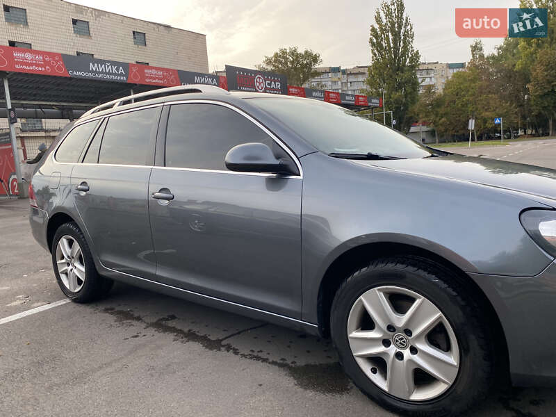 Універсал Volkswagen Golf 2010 в Києві