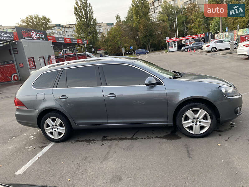 Універсал Volkswagen Golf 2010 в Києві