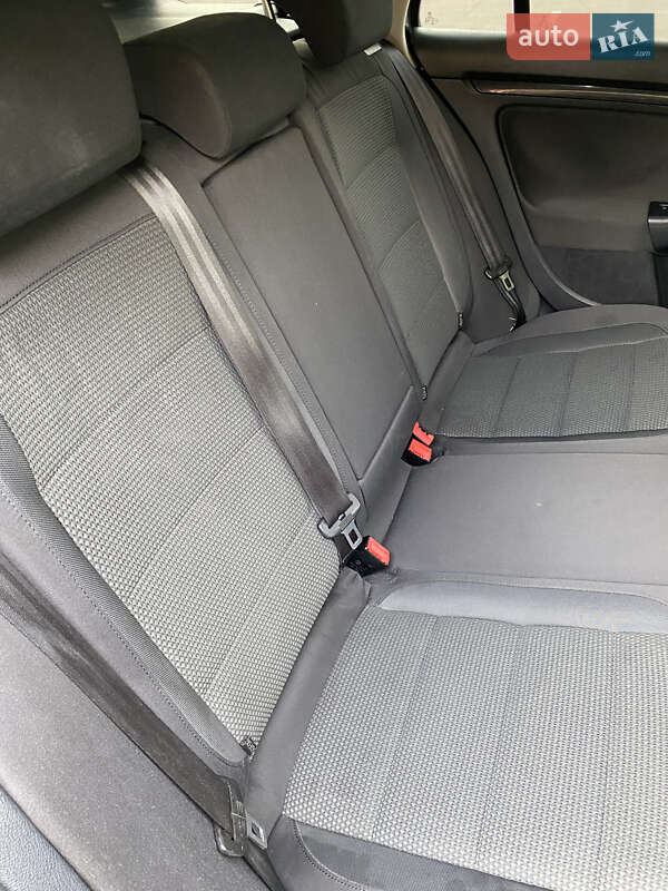 Універсал Volkswagen Golf 2010 в Києві