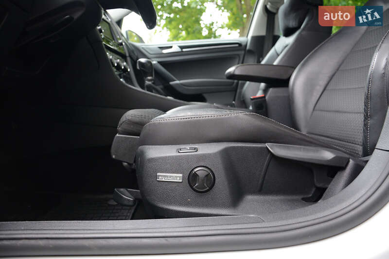 Універсал Volkswagen Golf 2015 в Славуті