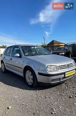 Хэтчбек Volkswagen Golf 2001 в Ужгороде
