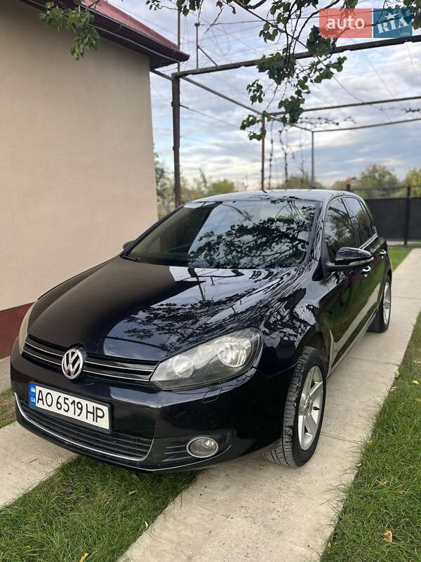 Хетчбек Volkswagen Golf 2009 в Береговому