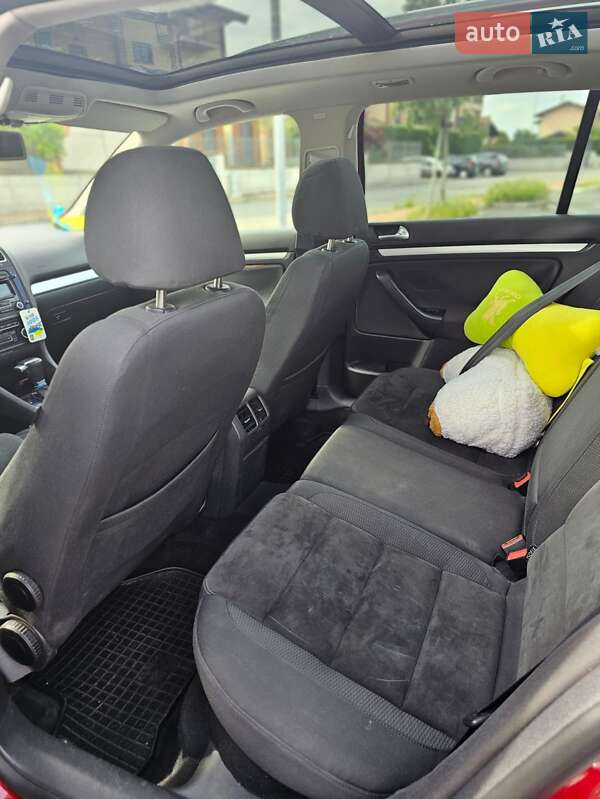 Універсал Volkswagen Golf 2010 в Кривому Розі